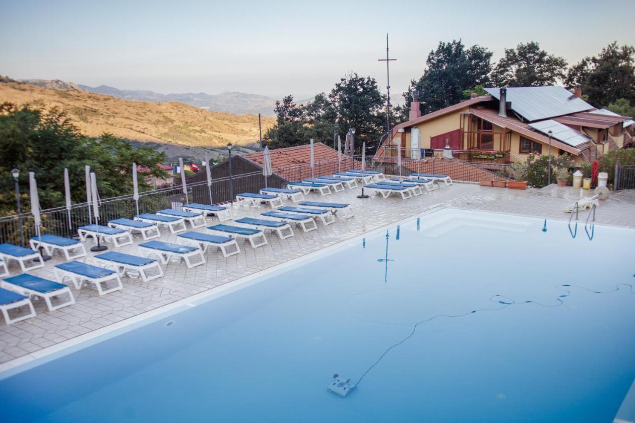 Agri-Hotel Da Marianna Resort & Spa Santa Domenica Vittoria Exterior foto